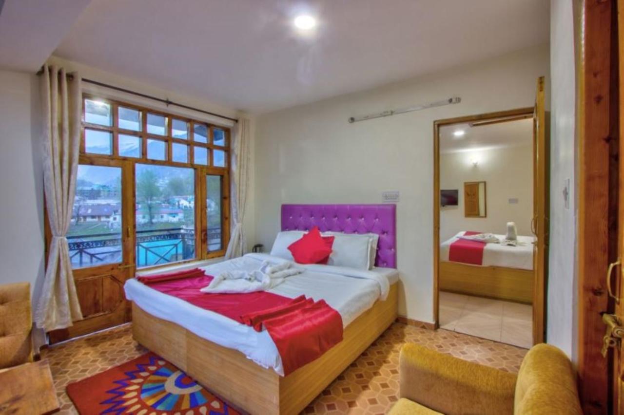 White Mountain Hotel